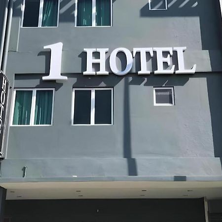 1 Hotel Mahkota Cheras Buitenkant foto