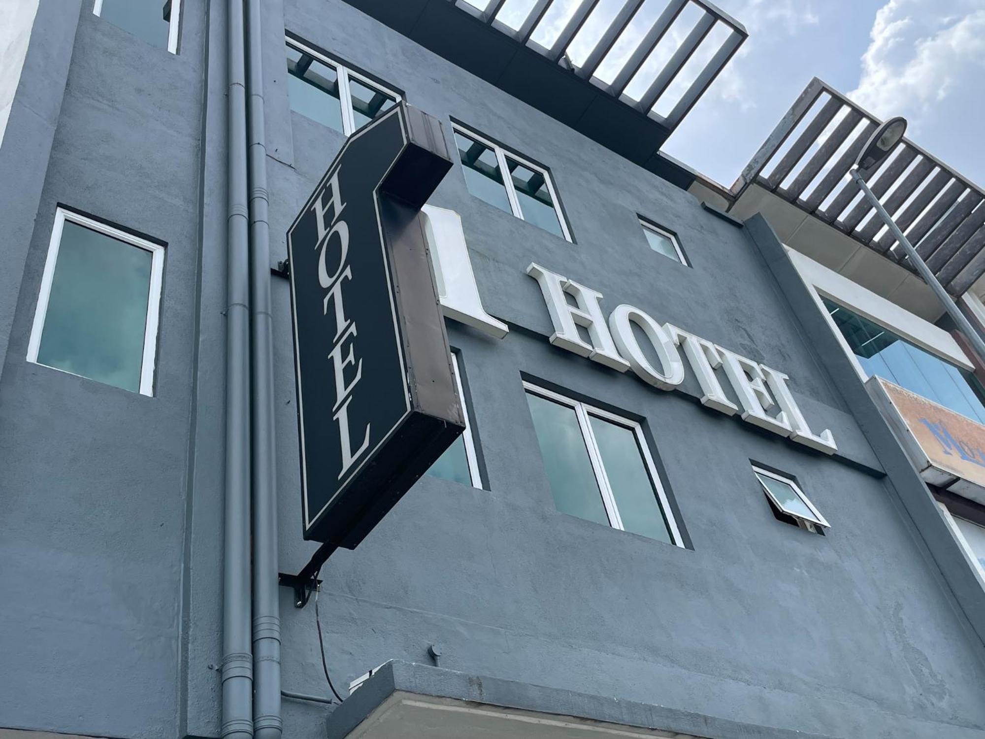 1 Hotel Mahkota Cheras Buitenkant foto