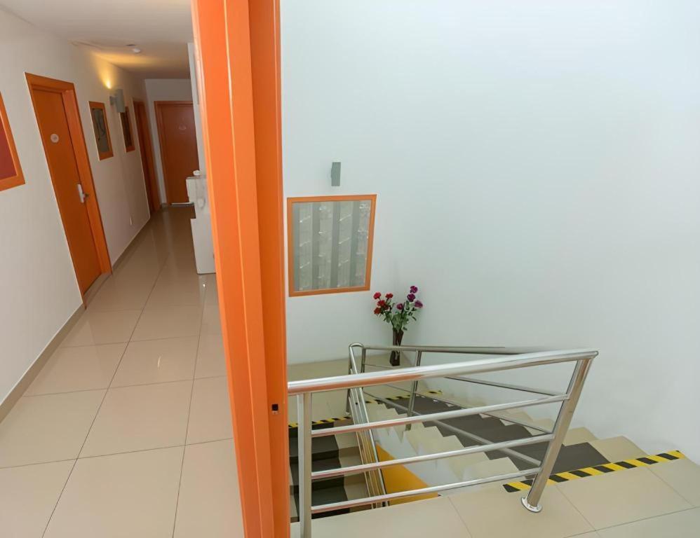 1 Hotel Mahkota Cheras Buitenkant foto